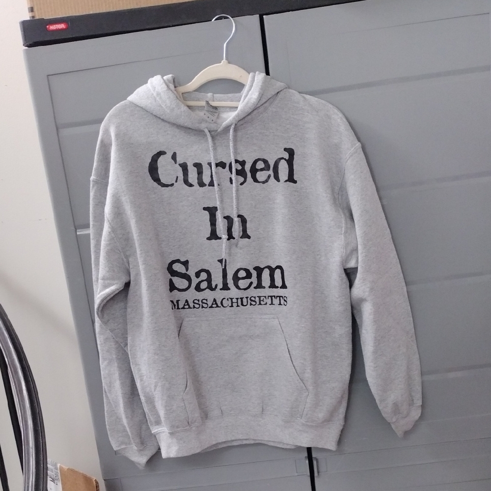 Medium Gildan Gray 'Cursed In Salem' Hoodie